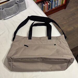 Everlane weekender bag